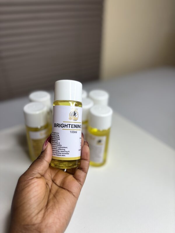 Brightening Oil - Image 2